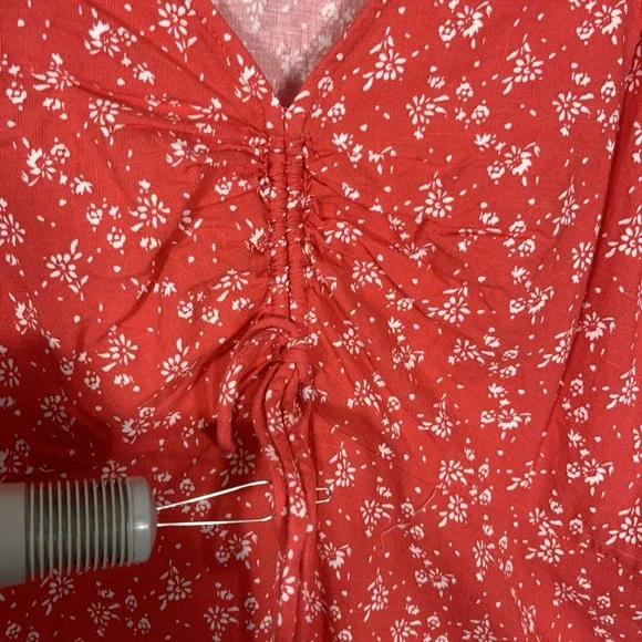 Universal Thread Red Floral Summer Midi Dress M Ruched Pockets Cottagecore Boho - Picture 2 of 11